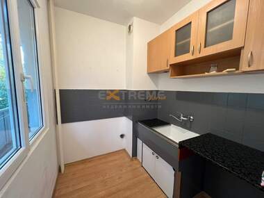 Vânzare - Apartament în Bazar Levski,  Varna