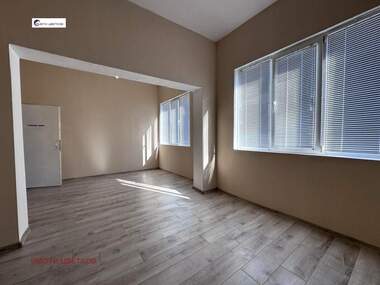 Verkauf - Wohnung in Zentar,  Wraza