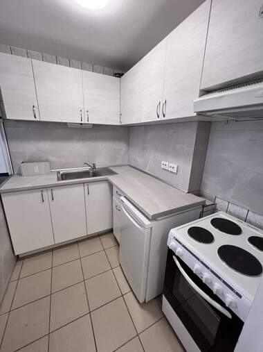 Închiriere - Apartament în Lazur,  Burgas