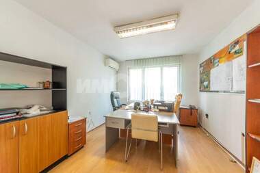Verkauf - Büro in Elektron,  Warna