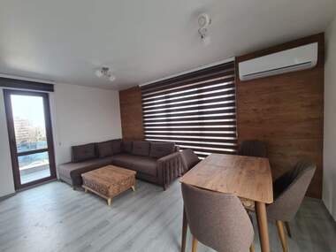 Închiriere - Apartament în Mladejki hălm,  Haskovo