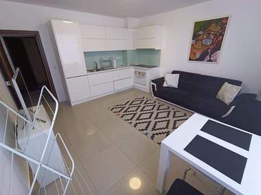 Închiriere - Apartament în Zornița,  Burgas