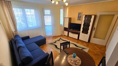 Închiriere - Apartament în Văzrajdane,  Burgas