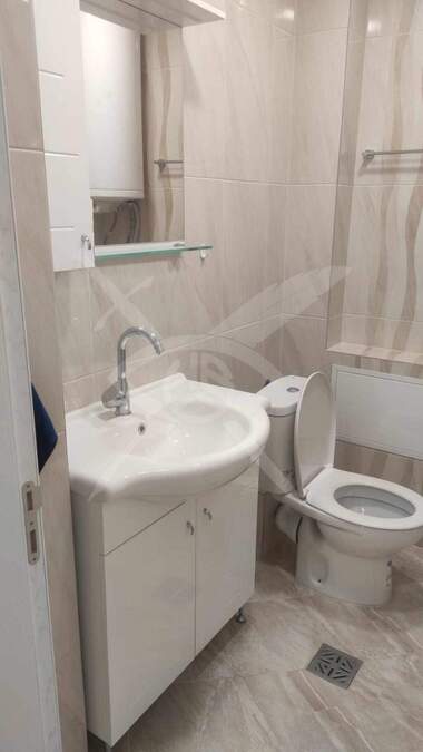 Închiriere - Apartament în VINS - Ceerven ploștiad,  Varna