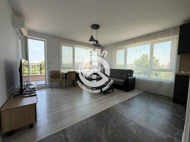 Închiriere - Apartament în Iujen,  Plovdiv