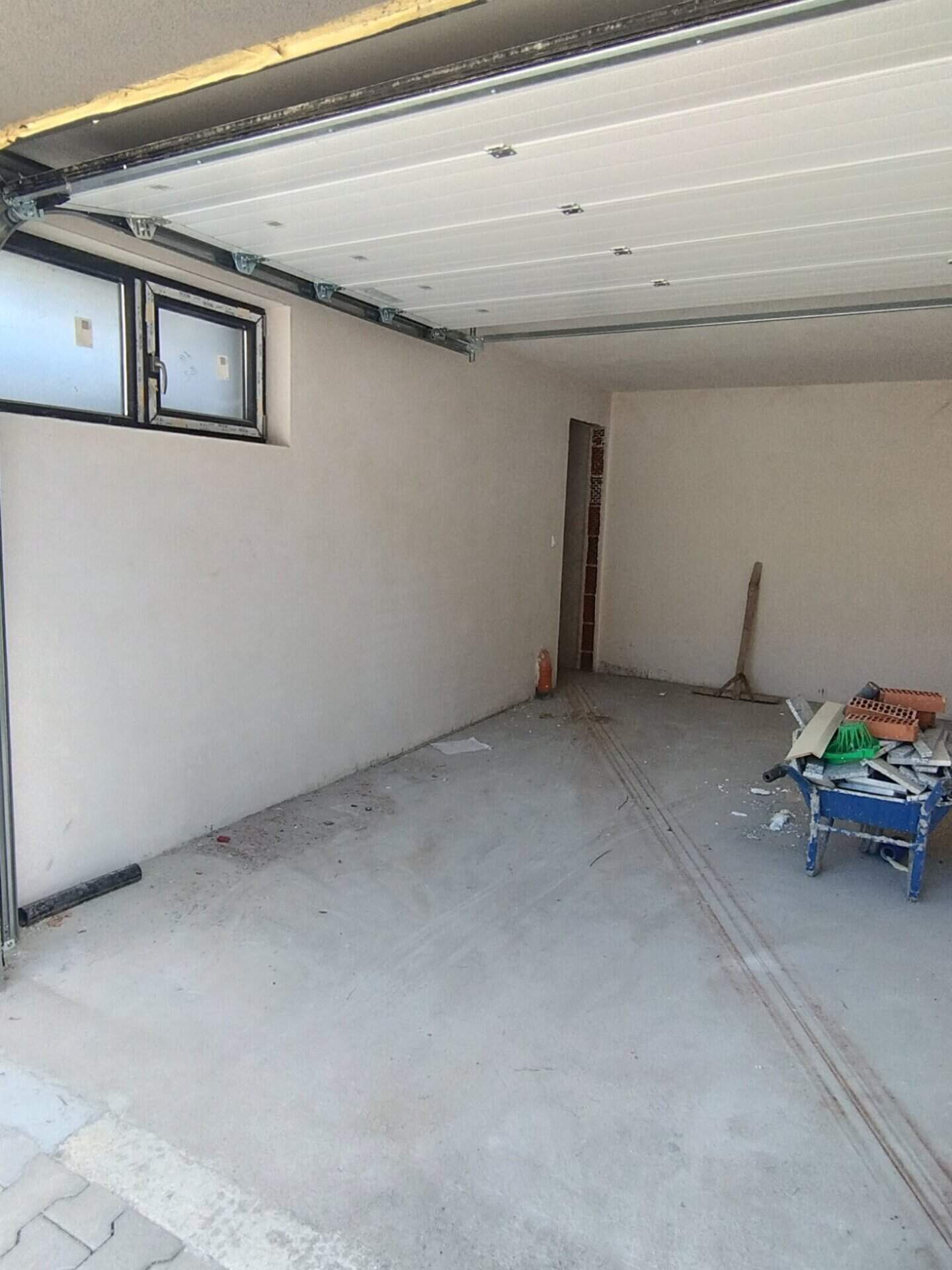 Parkplatz in Waroscha, Targowischte – Foto 7