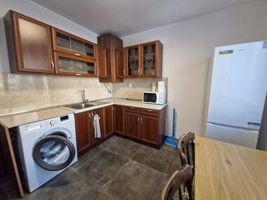 Închiriere - Apartament în Văzrajdane,  Burgas
