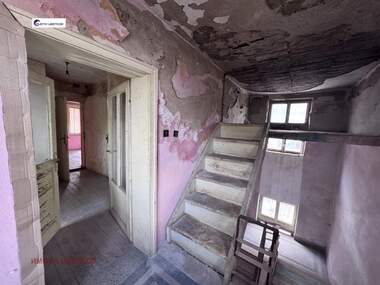 Verkauf - Etage von Haus in Zentar,  Wraza