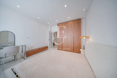 Kira - Apartman olarak Oborishte,  Sofia