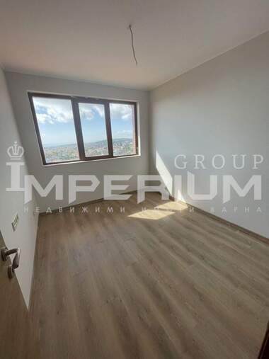 Vânzare - Apartament în Vinița,  Varna