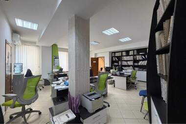 For rent - Building in Centar,  Targovishte