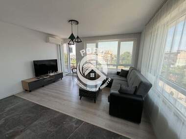 Închiriere - Apartament în Iujen,  Plovdiv