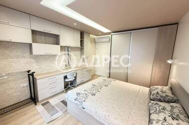 Închiriere - Apartament în Center,  Varna
