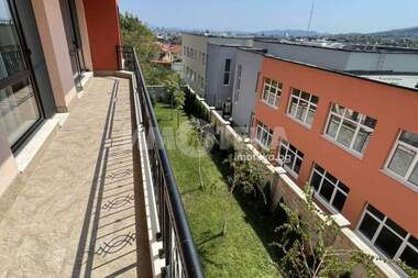 Închiriere - Apartament în Karpuzița,  Sofia