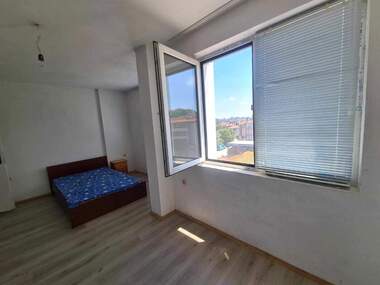 For sale - Apartment in Kamenni,  Haskovo