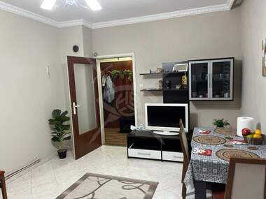 Închiriere - Apartament în Trakia,  Plovdiv