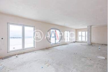 Vânzare - Apartament în Vinița,  Varna
