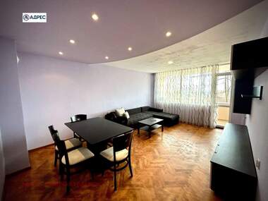 Închiriere - Apartament în Mladost,  Vrața