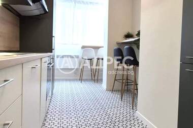 Închiriere - Apartament în Center,  Sofia