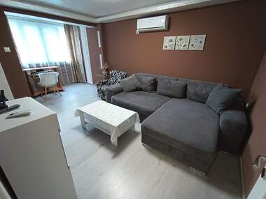 Închiriere - Apartament în Zornița,  Burgas