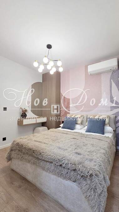 Vânzare - Apartament în Iztok,  Sofia