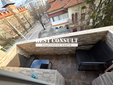 Închiriere - Apartament în Center,  Ruse