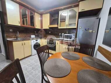 Închiriere - Apartament în Zona B-18,  Sofia