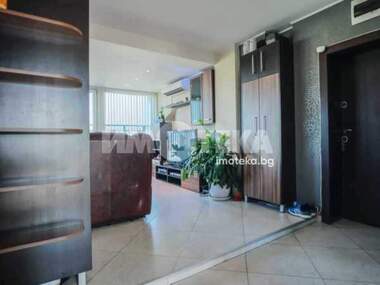 Vânzare - Apartament în Oboriștie,  Sofia