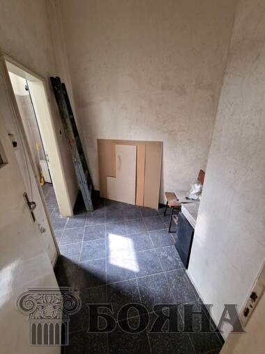 For rent - Store/Office/Storage/Beauty saloon in Center,  Ruse