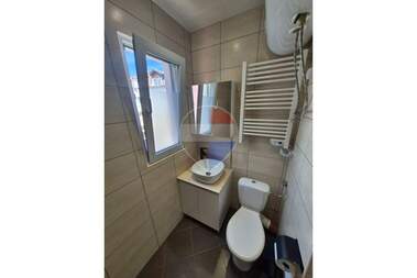 Închiriere - Apartament în Obștiinata,  Varna
