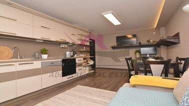 Închiriere - Apartament în Ceaîka,  Varna