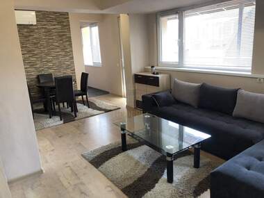 Închiriere - Apartament în Sădiîski,  Plovdiv