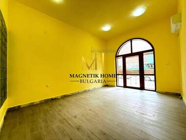 Închiriere - Birou/Magazin/Depozit/Salon de frumusețe/Cabinet de stomatologie în Văzrajdane,  Burgas