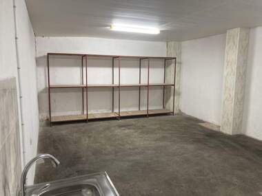 Vânzare - Depozit/Birou/Magazin/Spațiu industrial/Service auto/Spațiu de depozitare în Skladova baza,  Vrața