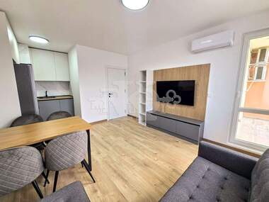 Verkauf - Wohnung in Mladost 1,  Warna
