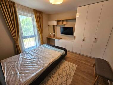 Miete - Wohnung in Mladejki halm,  Plowdiw