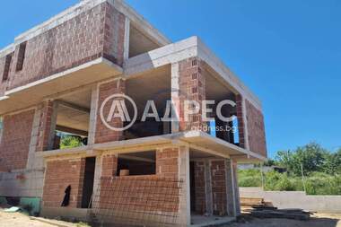 Продажба - Къща в Траката,  Варна