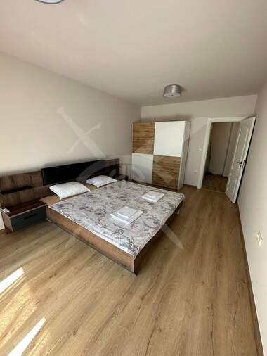 Închiriere - Apartament în Kolhozen pazar,  Varna