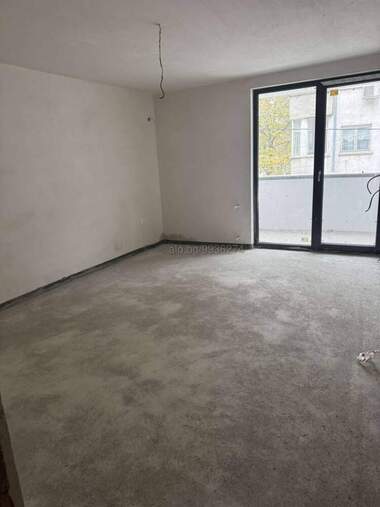 Verkauf - Wohnung in Zentar,  Iambol