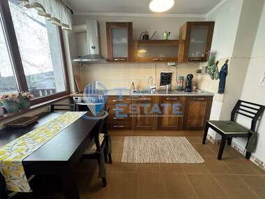 For sale - Floor of a house in Centеr,  Veliko Tarnovo