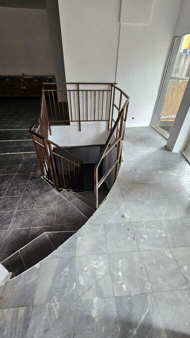 Satış - Yer/Dükkan/Ofis/Depo/Güzellik salonu olarak Vazrajdane,  Razgrad