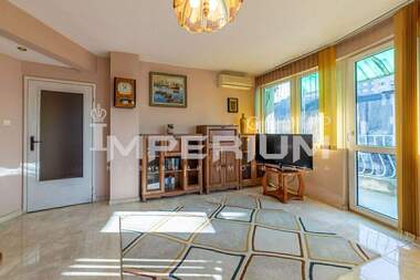 For sale - Apartment in Liatno kino Trakia,  Varna