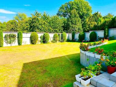 For sale - House in Bankia,  Sofia