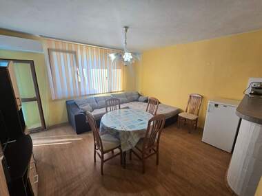 Închiriere - Apartament în Lazur,  Burgas