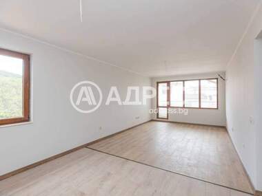 Vânzare - Apartament în Vinița,  Varna