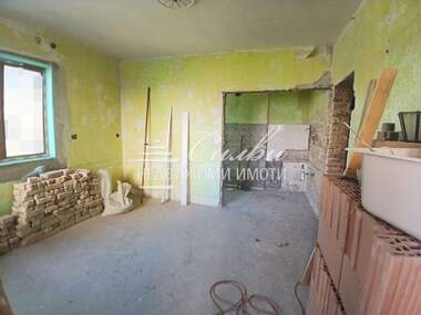 For sale - Floor of a house in Dobrudjanski,  Shumen