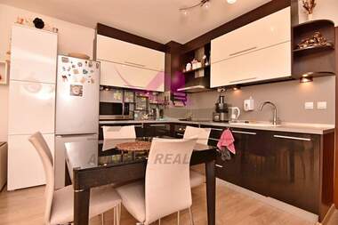 For rent - Apartment in Vazrajdane 1,  Varna