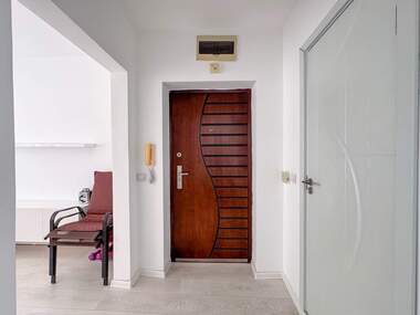 Închiriere - Apartament în Văzrajdane,  Burgas
