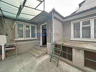 Продажба - Къща в Колхозен пазар,  Варна