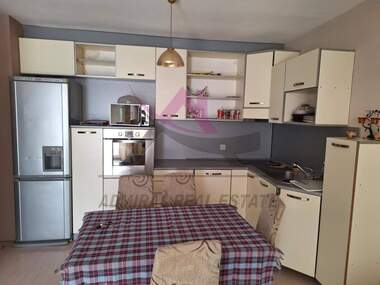 Închiriere - Apartament în Văzrajdane 1,  Varna